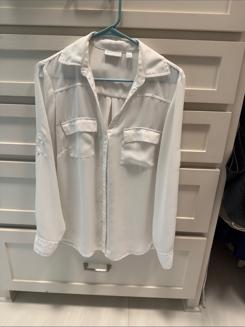 New York & Company White Button-Front Long Sleeve Blouse